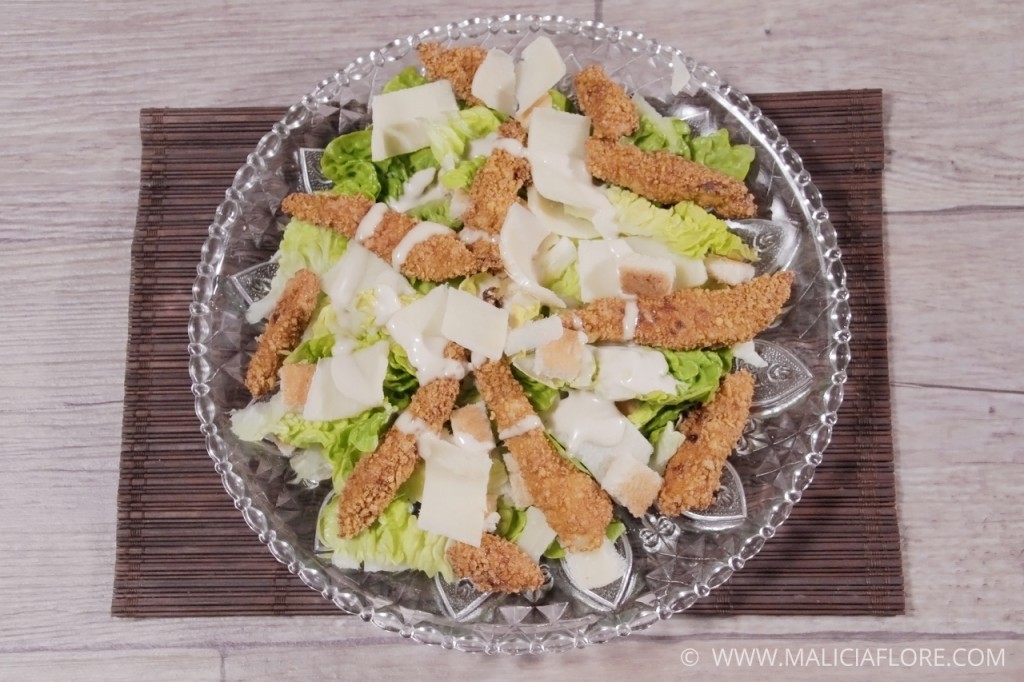 Salade Caesar au poulet pané